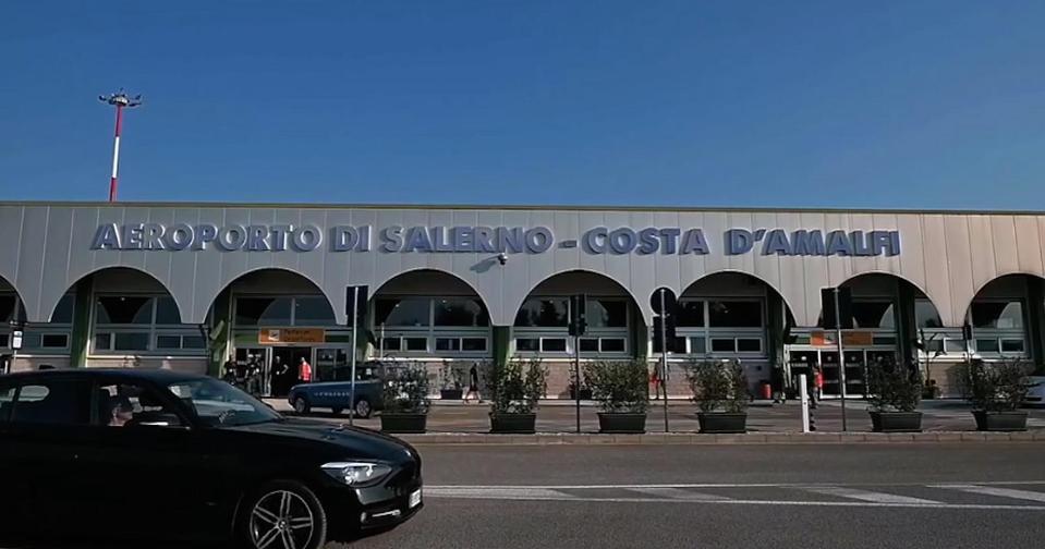 Ferienwohnung Dimora Del Corso Salerno Exterior foto