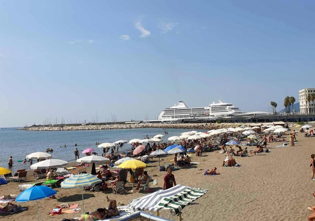 Ferienwohnung Dimora Del Corso Salerno Exterior foto