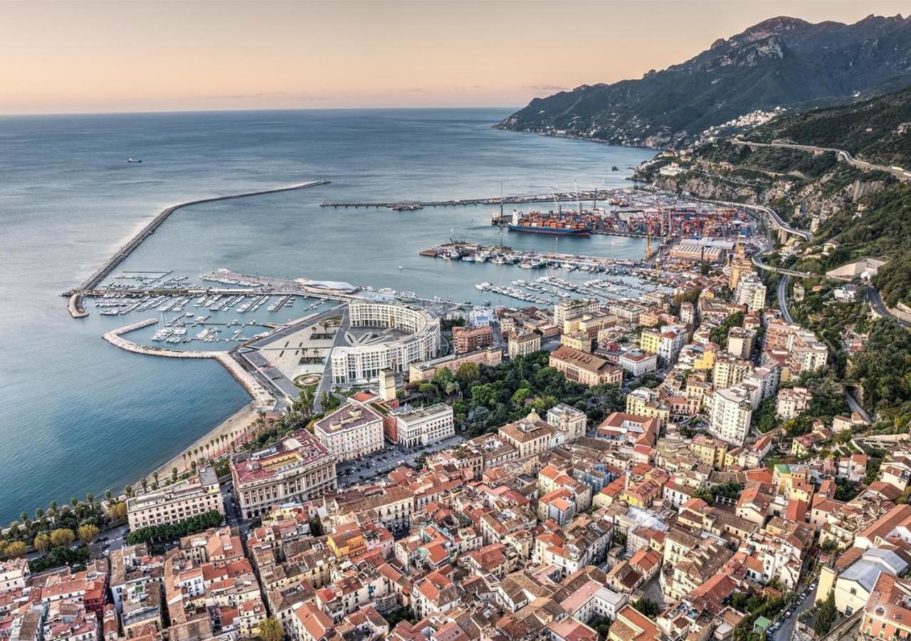 Ferienwohnung Dimora Del Corso Salerno Exterior foto